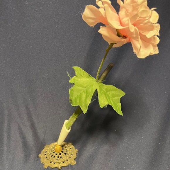 VTG Pen Holder Desk Wedding Reception Brass Ornate Filigree Metal Base 3" - Picture 3 of 9